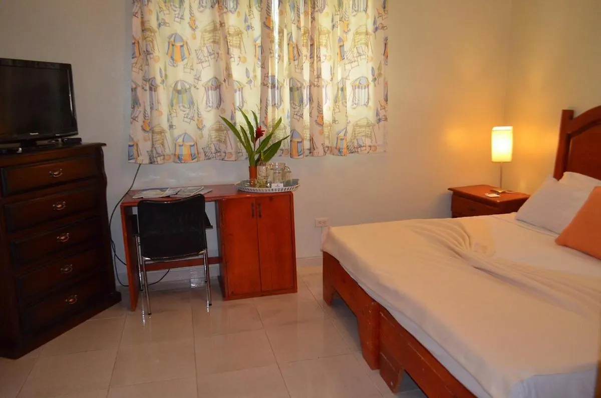 Hotel La Saladilla Beach Club Barahona 4*,