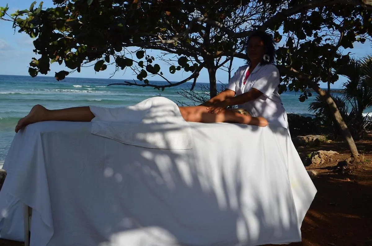 Hotel La Saladilla Beach Club Barahona
