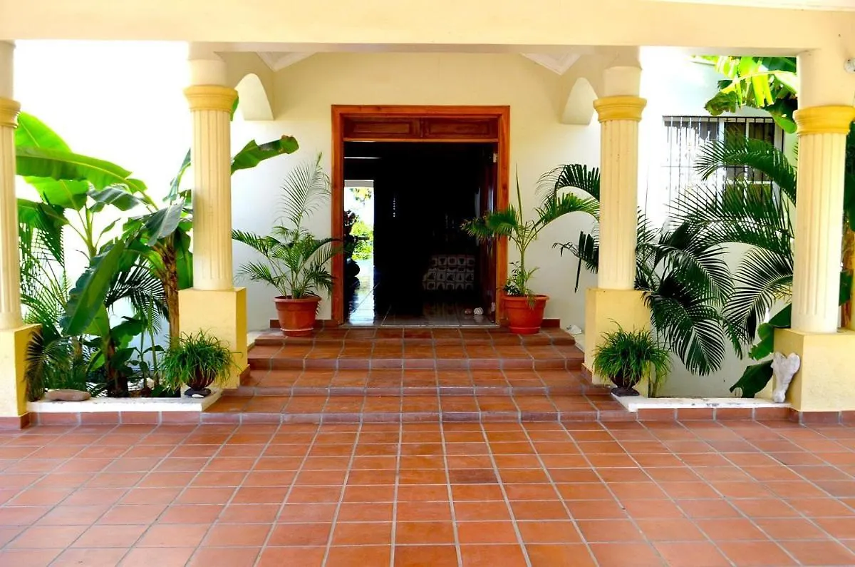 Hotel La Saladilla Beach Club Barahona